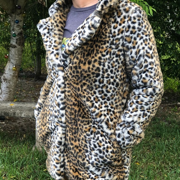 hot topic leopard coat